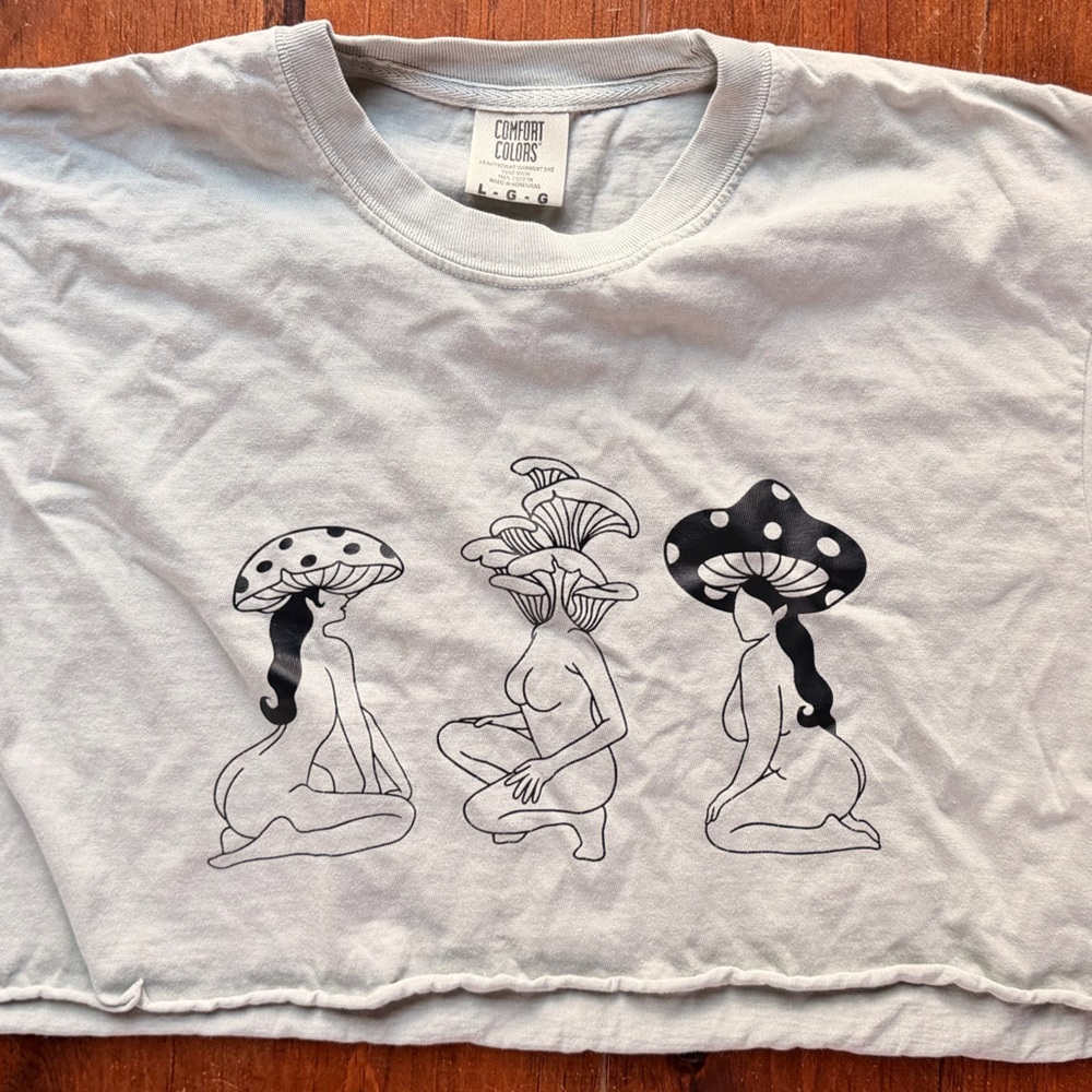 Mushroom Women Comfort Colors Bay Green Graphic Cropped Tee Unisex Size Large